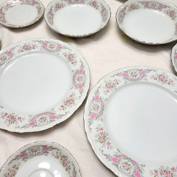 StyleHouse Pompadour Fine China 11 piece set - Picture 3 of 13